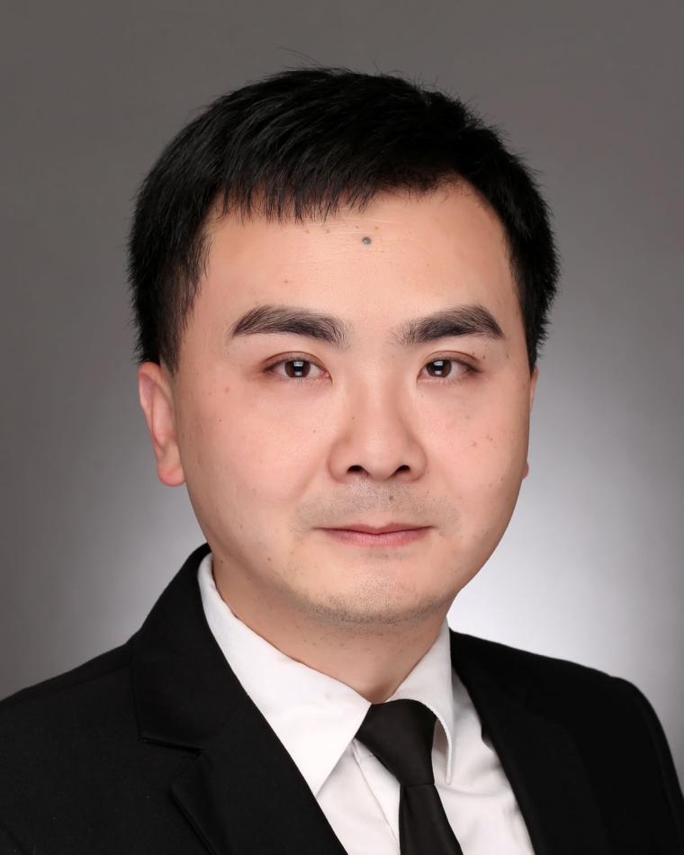 Wei Jiang headshot