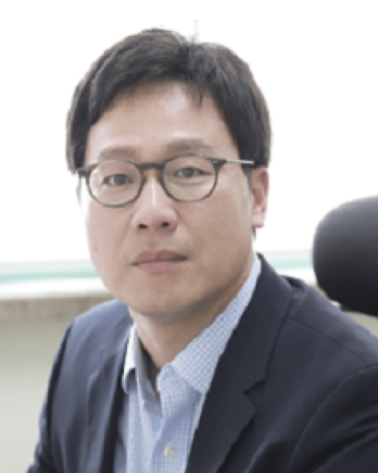 Kyoungwoo Lee